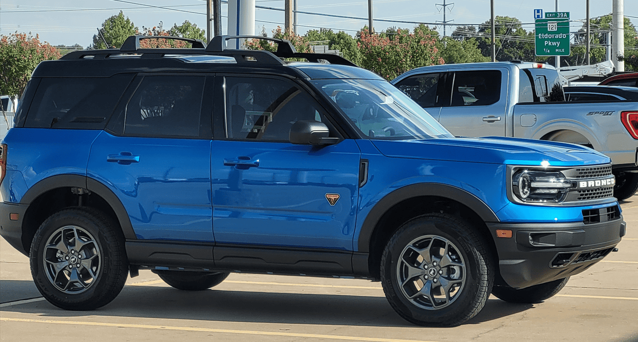 Photo Dump Atlas Blue vs. Velocity Blue 2021+ Ford Bronco Sport