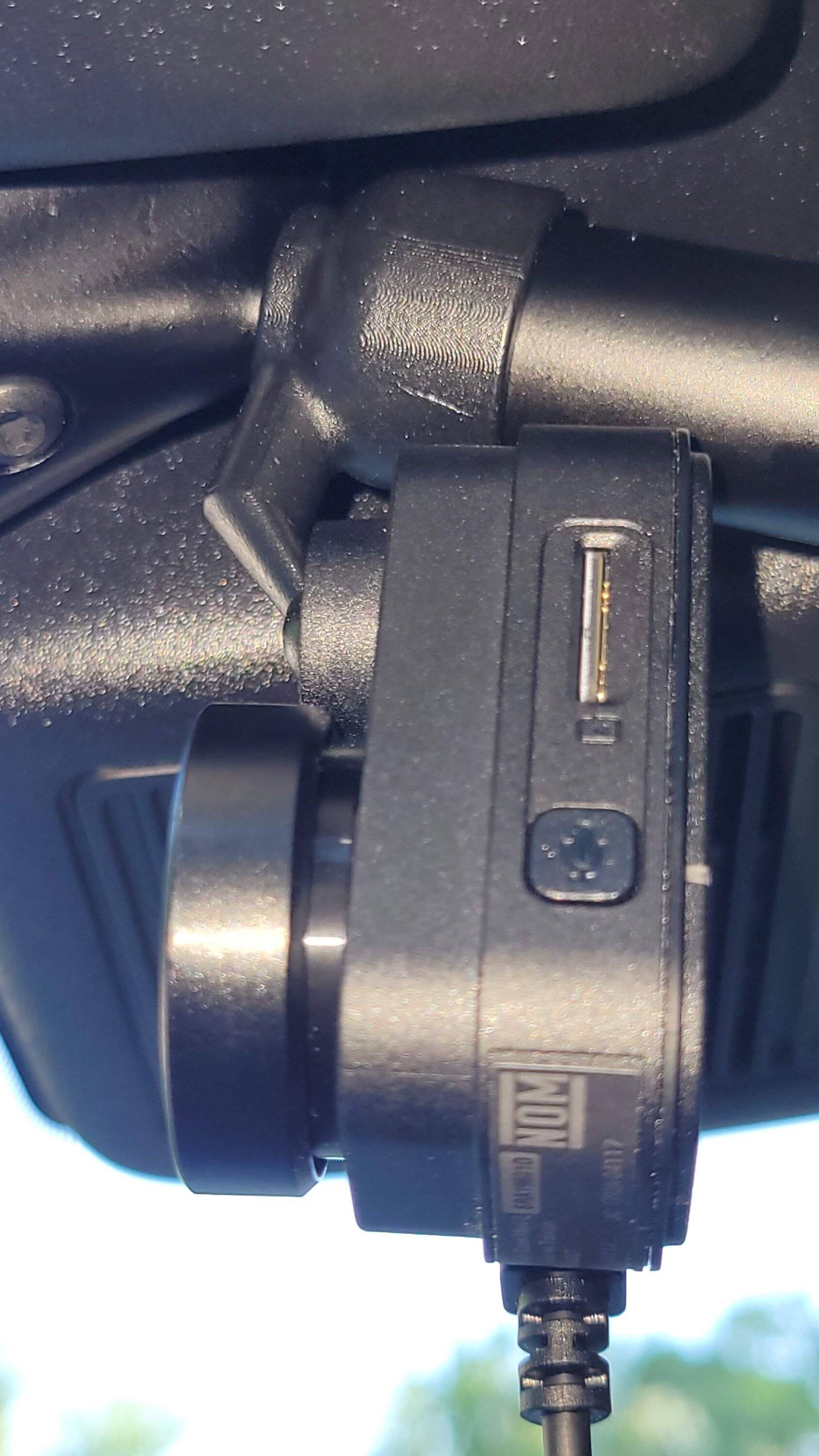Non-adhesive mount for Garmin Dash Cam Mini 2